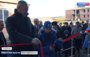 Таймураз Тускаев проинспектировал ход строительных работ на социальных объектах