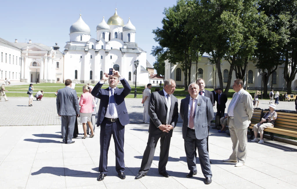 Глава Северной Осетии Таймураз Мамсуров находится с рабочим визитом в Новгородской области