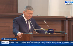 Цæгат Ирыстоны сæргълæууæг Битарты Вячеслав æрвылазон ныстуанимæ фæсидт республикæйы Парламентмæ