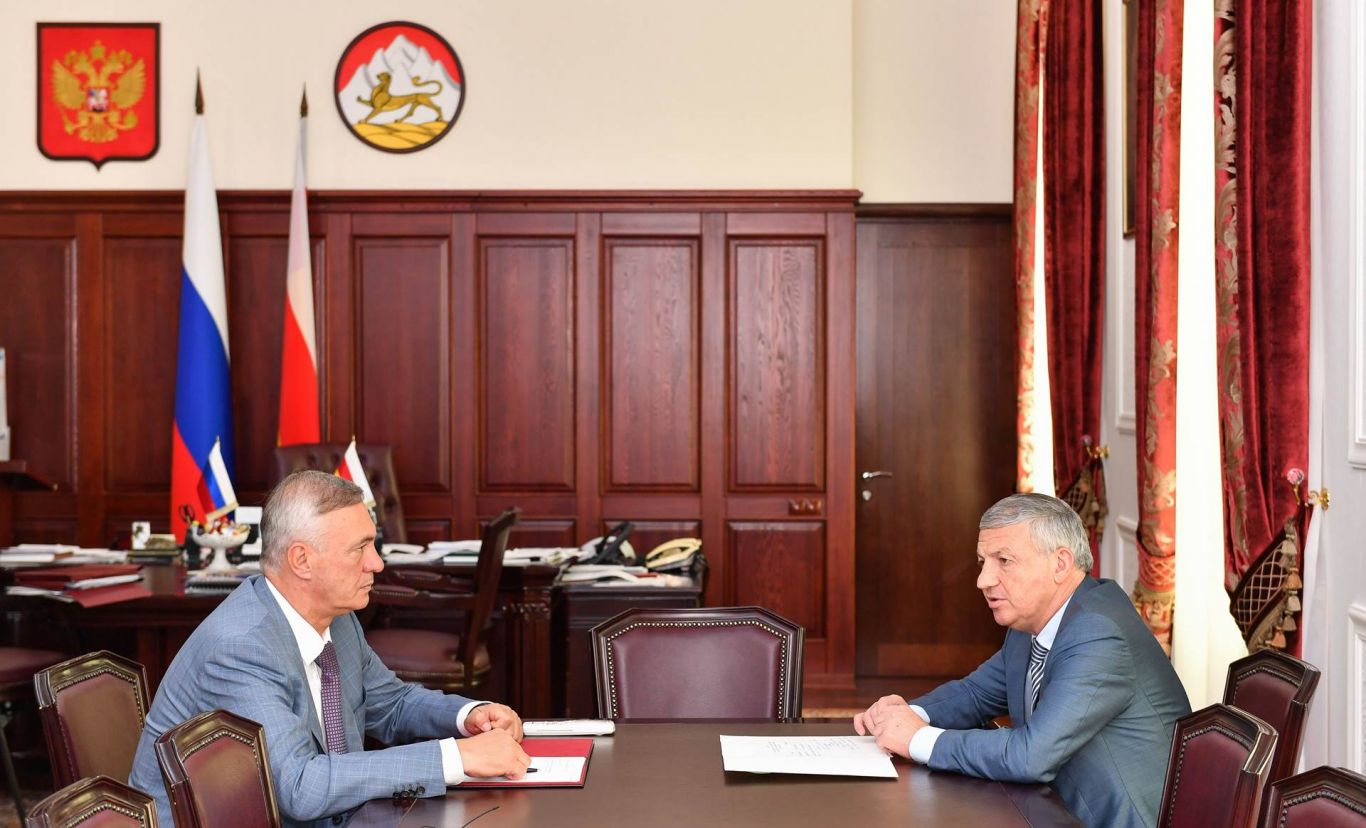 Вячеслав Битаров провел рабочую встречу с Борисом Албеговым