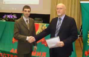 Учитель из Северной Осетии награжден серебряной медалью имени В.И. Вернадского за успехи в развитии отечественного образования