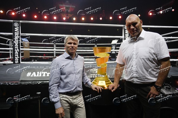 Валуев: Усик не дал Гассиеву реализовать сильные стороны