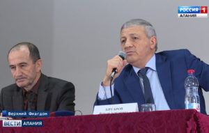 Вячеслав Битаров встретился с жителями нескольких сел Куртатинского ущелья