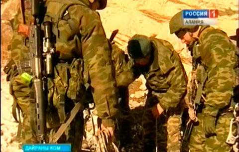 Хуссар Федералон зылды сгарджытæн æмæ, сæрмагонд нысаниуæг кæмæн ис, уыцы дæлхайæдты æфсæддонтæн полигон «Дарьялы» цæуынц ахуыртæ