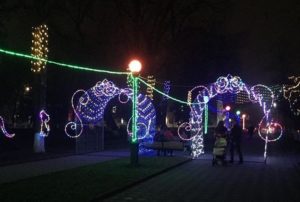 Вандалы испортили новогоднее оформление в Алагире