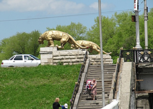 Движение по Чугунному мосту перекрыто