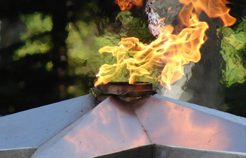 В Беслане вандалы осквернили Вечный огонь