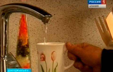 8-æм мартъийы уынджы цæрджытæ цалдæр мæйы тыхсынц æнæ дон æмæ хъармæй