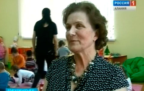 33 азмæ Дзæуджыхъæуы 79-æм рæвдауæндоны кусæг Ольга Коновалова схъомыл кодта 1000 сывæллонæй фылдæр