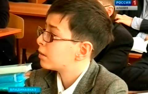 С 1 сентября школьную форму сделают обязательной С 1 сентября школьную форму сделают обязательной