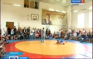 В Чиколе провели юношеский турнир по вольной борьбе памяти семьи Тамаевых