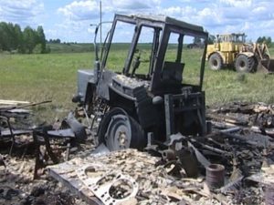 В Сунже трактор подорвался на мине