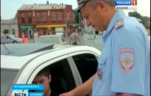 Сотрудники ГИБДД Владикавказа провели проверку автомобилей с иностранными номерами