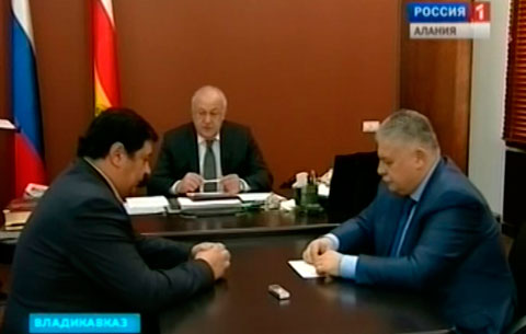 Абон Уæрæсейы президент Владимир Путин Федералон æмбырдмæ бахаста, æмæ йæ хорзыл банымайыны хæс бакодта закъон, Хъырым æмæ Севастополь Уæрæсейы хыгъдмæ бахæссыны тыххæй