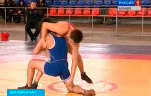 Спорты галуан «Манеж»-ы цæуы Советон Цæдисы сгуыхт тренер Андиаты Сергейы номарæн турнир уæгъдибар хъæбысхæстæй æрыгæтты хсæн