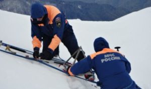 Спасатели добрались до погибшего на горе Казбек альпиниста