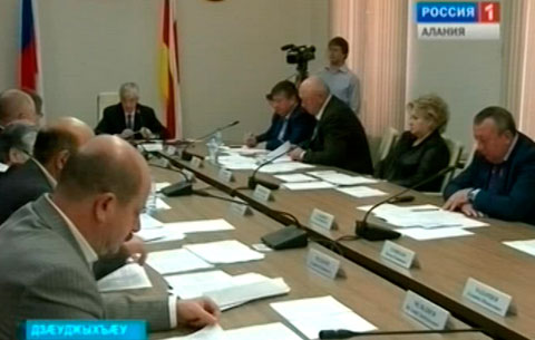 Мадæлон капитал дæттыны мгъуыд фæдæргъвæтиндæр кæныны хъæппæрисыл абон æрныхас кодтой Парламенты Советы