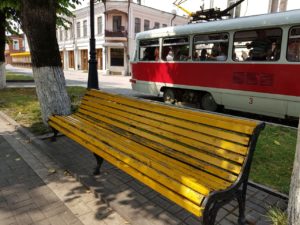 На пр. Мира отреставрируют лавочки