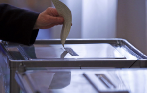 По данным экзит-полл на 16:00 на выборах в Собрание представителей лидирует «Единая Россия»
