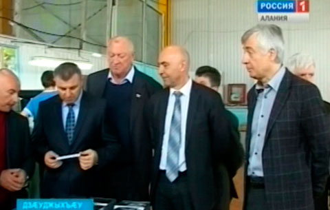 Цæгат Ирыстоны Парламенты сæрдар Алексей Мачнев депутаттимæ бабæрæг кодта завод «Радуга»