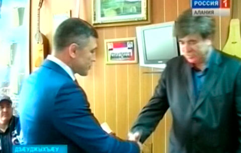 Йæ 60 азы юбилей сбæрæг кодта ацы бонты Ужегаты Тамерлан – националон музыкалон инструменттæ аразыны дæсны