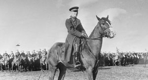 В ростовском музее установили памятник Иссе Плиеву