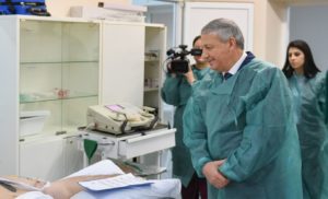 Вячеслав Битаров навестил в больнице Алана Караева