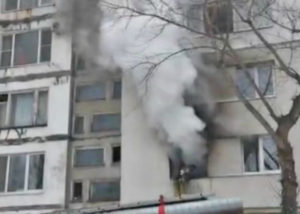 Во время тушения пожара в одной из владикавказских пятиэтажек спасли пятерых человек, в том числе ребенка