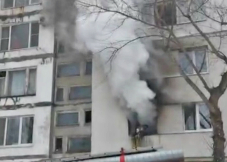 Во время тушения пожара в одной из владикавказских пятиэтажек спасли пятерых человек, в том числе ребенка