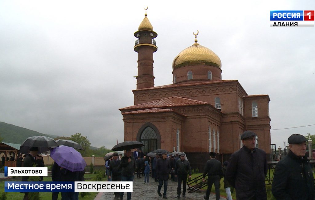 Эльхотово. Храм в Эльхотово Северная Осетия. Мечеть Эльхотово. Село Эльхотово Церковь. Эльхотово Северная Осетия Эльхотово.