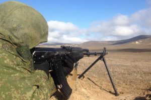 Мотострелки 58-й армии проводят учения на полигоне «Тарское»
