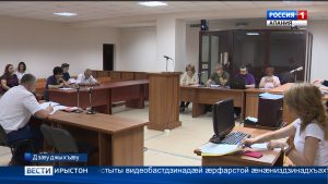 Ленины тæрхондоны райдыдта Цæгат Ирыстоны медицинон академийы раздæры ректор Гæтæгонты Тамарæ æмæ йæ хæдивæг хъуыддаджы фæдыл процесс