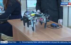 Информатикæйы ахуыргæнджытæ ацыдысты робототехникæйæ 3 боны курс