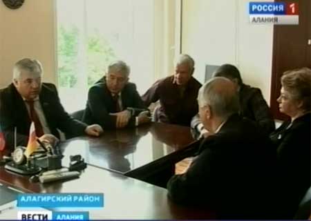 Депутат государственной Думы Казбек Тайсаев провел выездное совещание в  Алагирском районе