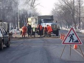 Во Владикавказе ведут зимний ремонт дорог