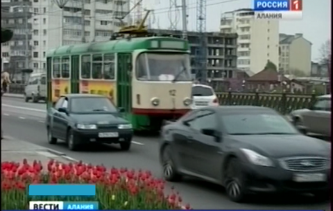 Сергей Дзантиев оценил состояние трамвайных путей во Владикавказе