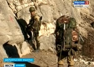В Дарьяльском ущелье Северной Осетии разведчики обучаются военному альпинизму