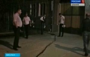В Беслане неизвестные открыли стрельбу по людям, собравшимся на похороны Алана Торчинова