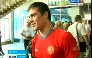 Алан Засеев вернулся на родину с золотой медалью молодежного первенства мира по вольной борьбе