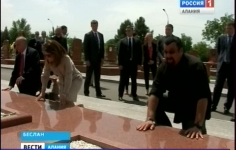 Группа конгрессменов США и актер Стивен Сигал побывали в Северной Осетии