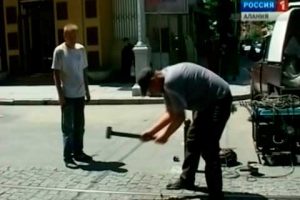 Во Владикавказе на Проспекте Мира демонтировали ограждения для автомобилистов