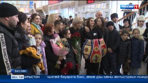 Дудиаты Фатимæ йæ радон ерыстæй, Санкт-Петербургæй сыздæхт «Нокауты Паддзах»-ы номимæ