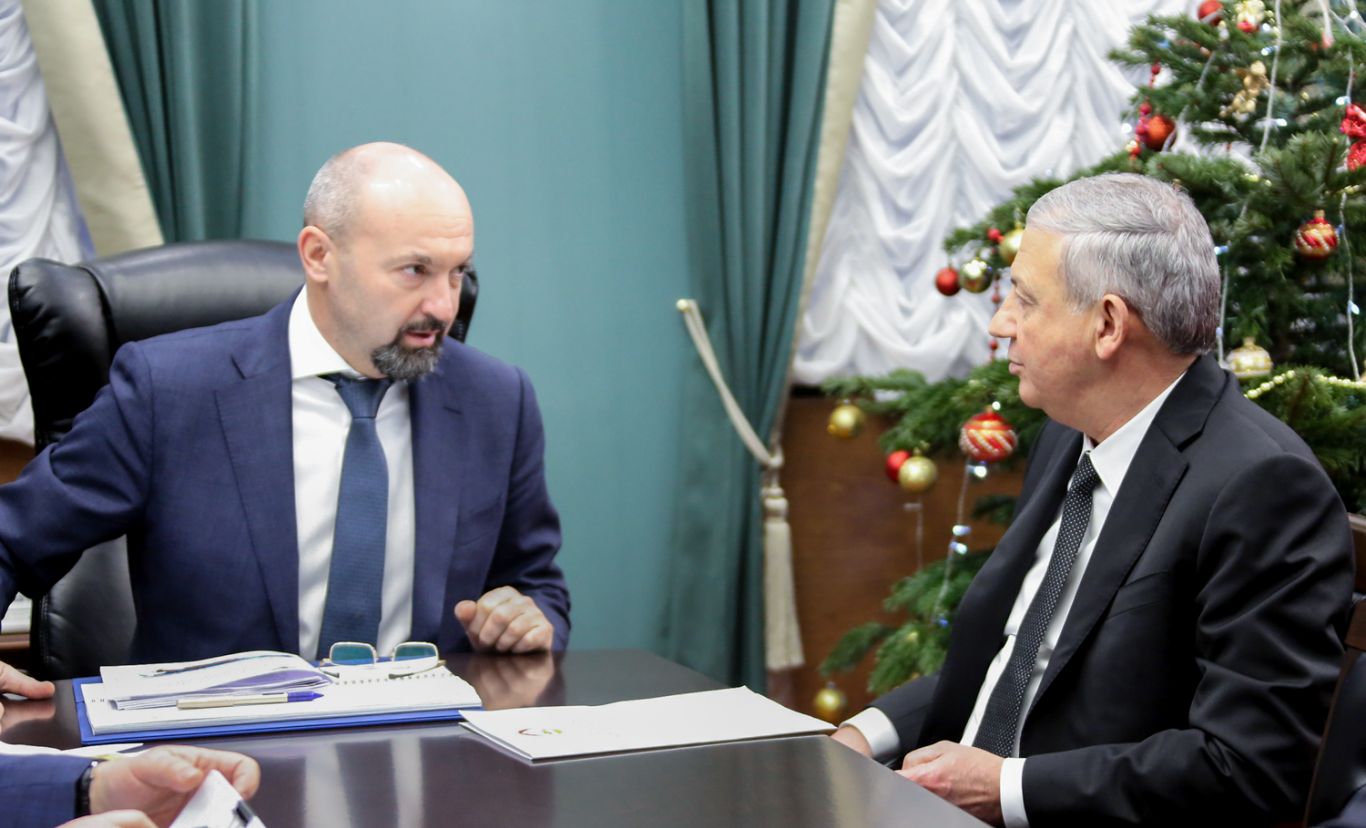 Вячеслав Битаров встретился с руководитель Федерального агентства лесного хозяйства Сергеем Аноприенко Вячеслав Битаров встретился с руководитель Федерального агентства лесного хозяйства Сергеем Аноприенко