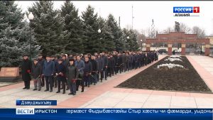 Абон æппæт бæстæйы дæр бæрæг кæнынц æбæрæг салдаты бон