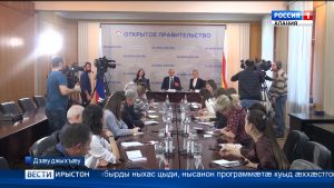 Цæгат Ирыстоны студенттæй Мæскуыйы чи ахуыр кæны, уыдонæн сæ бон зæрдæ дарын у, куыст ссарынæн сын кæй баххуыс кæндзысты, ууыл