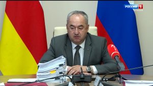 Медицинон куыстуæттæ æнæмæнг хъæугæ кусæнгæрзтæй сифтонг кæныны тыххæй дихгонд æрцæудзæн 108 млн сомы бæрц