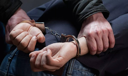 Во Владикавказе оперуполномоченный полиции подозревается в незаконном обороте наркотиков