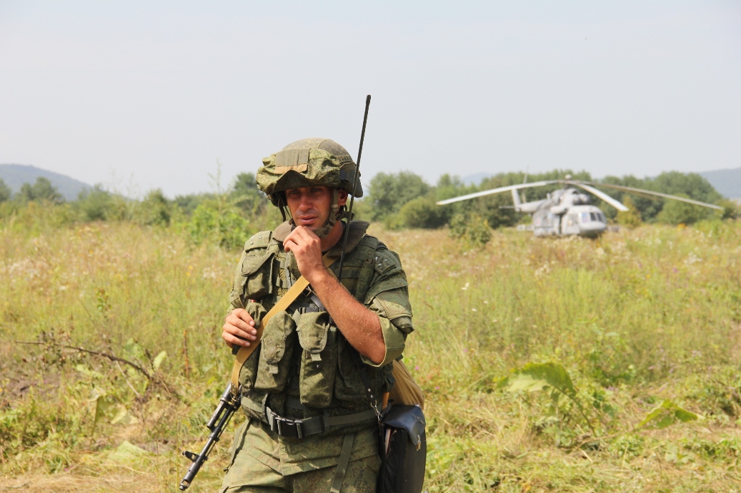 На полигоне «Тарское» началось двустороннее батальонное тактическое учение мотострелков