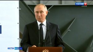 Путин согласился перенести «Бессмертный полк» на 2021 год