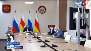 Битарты Вячеслав республикæйы сæйраг дохтыртæн бабар кодта, цæмæй сæ цæст дарой фелшырон-акушерон пунктты арæзтадмæ